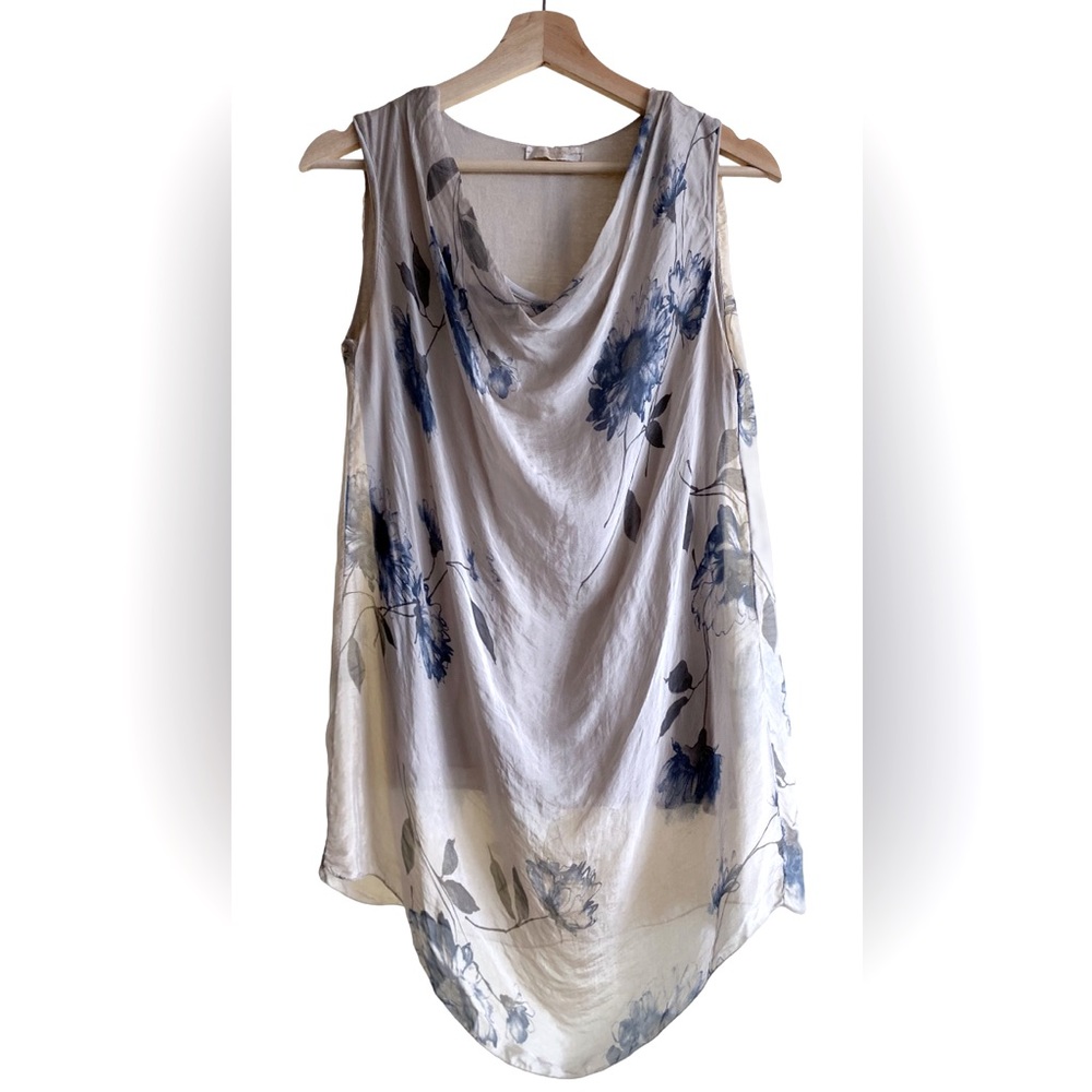 100% silk Piazza Roma top, EUC Size L feminine floral romantic